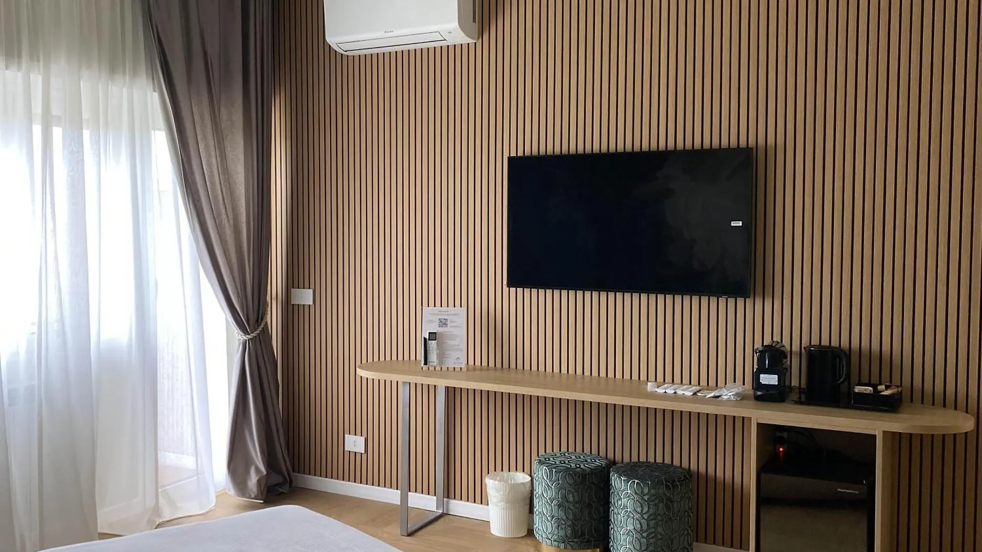 Bloom Comfort Rooms Ciampino 0*,  Italy